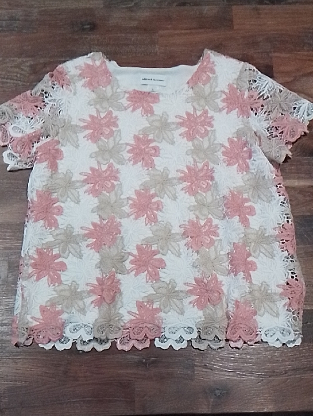 Alfred Dunner White Lace Top with Pink & Tan Floral Lace Appliqués
